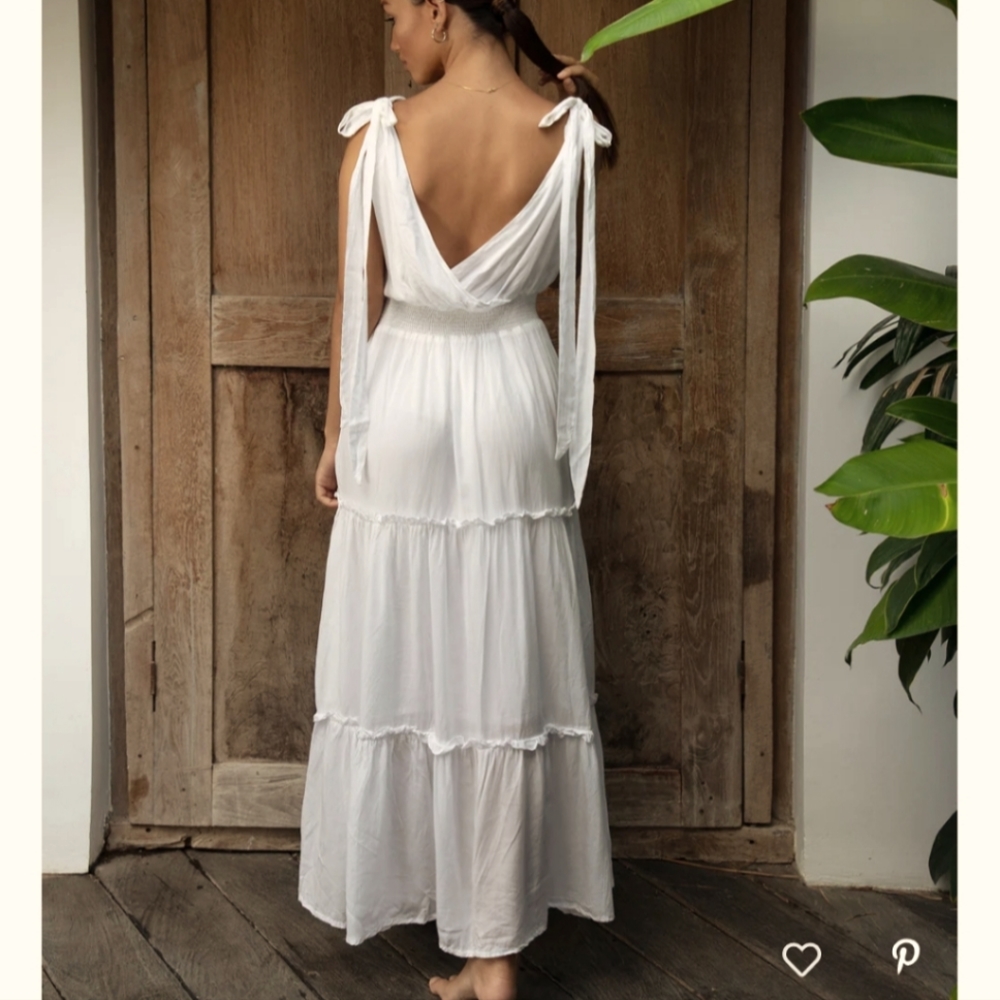 Hazel & Folk, Isabella Gown, White, Size Medium